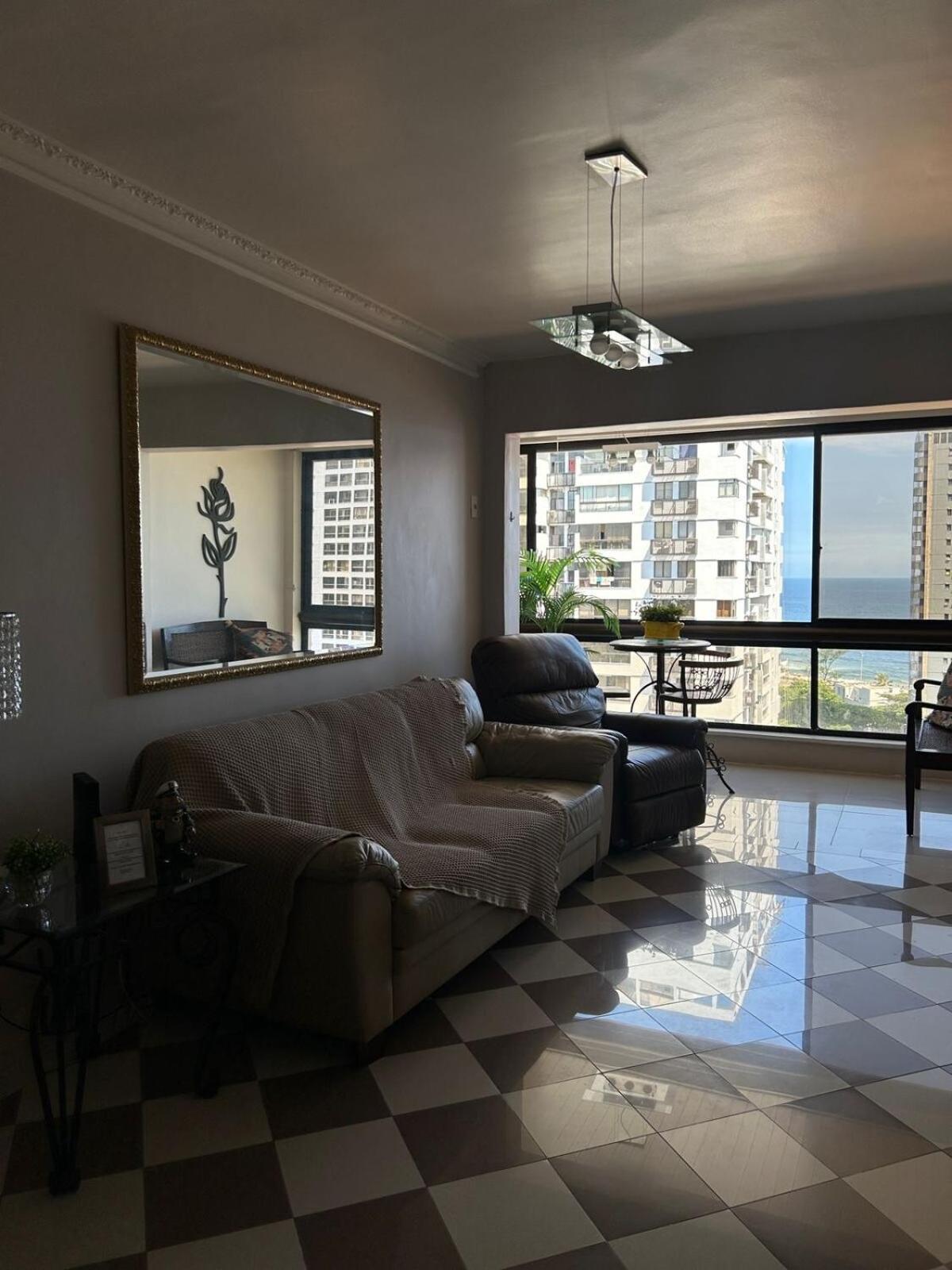 Beachfront And Lagoon Apartment! Rio de Janeiro